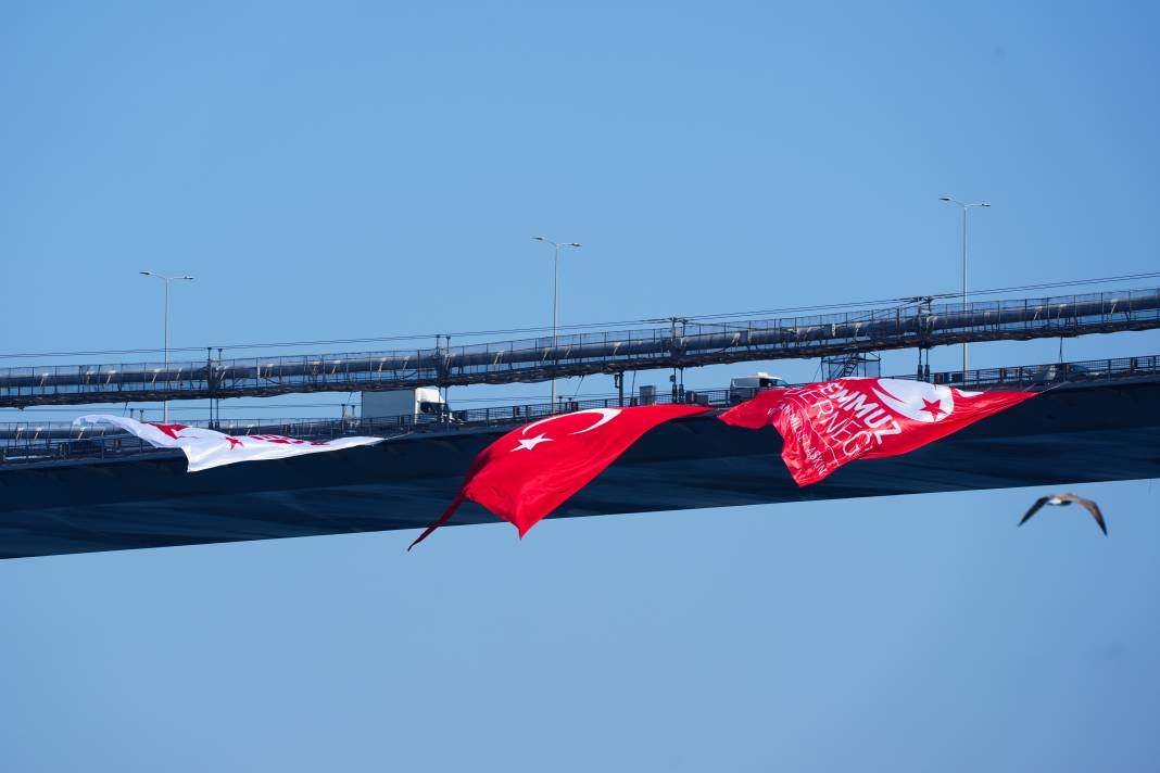 İstanbul'daki köprülere Türk bayrağı asıldı - Resim: 20